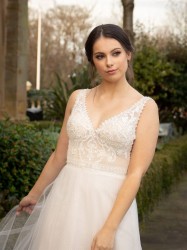 YDD123 Signature Wedding Dress